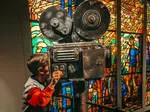 Bij het Discovery Museum in Kerkrade maak je een waanzinnige ontdekkingstocht waar plezier en leren samenkomen. Lees alles over dit top-uitje in Zuid-Limburg.