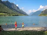 Het Idromeer is een nog relatief onontdekte parel in Noord-Italië. Het ligt ten zuiden van de Dolomieten en is een superplek voor actieve en sportieve gezinnen!