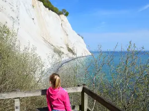 Møns Klint is één van de meest bijzondere plekjes van Denemarken. Bianca bezocht met haar gezin de krijtrotsen en ging met de kinderen op zoek naar fossielen