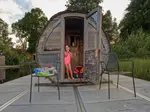 Ödevata is een boerderijhotel op het platteland in Småland. Hier kunnen kinderen eindeloos spelen en geniet het hele gezin van een duurzame vakantie!