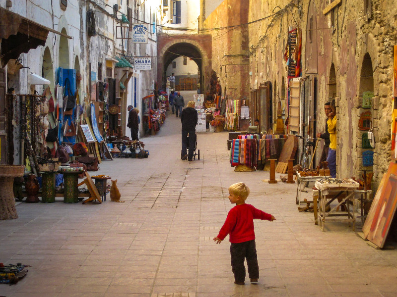 Onze Tycho kijkt zijn ogen uit in Essaouira