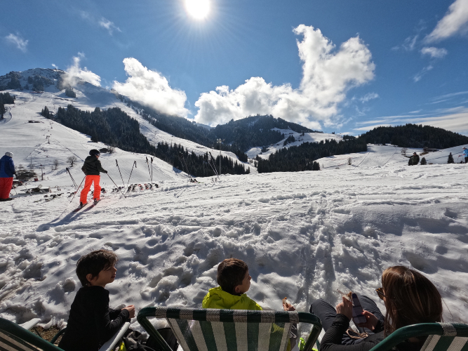 Oostenrijk-scheffau-lisette-uitzicht-zonnige-piste-800