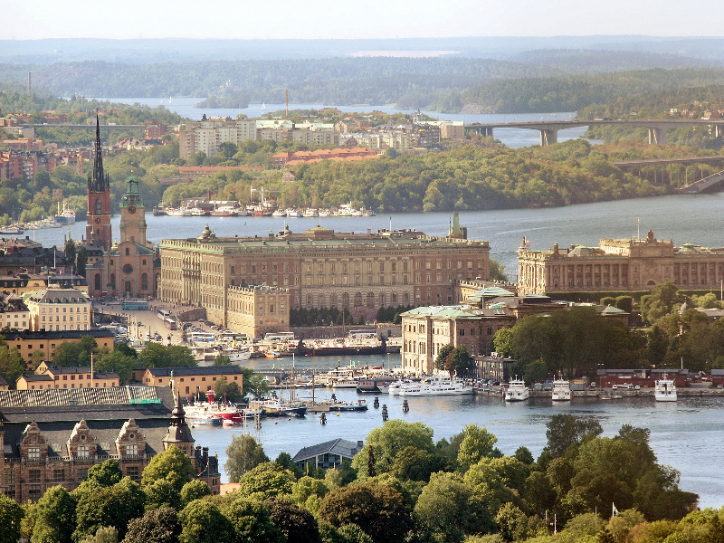 Uitzicht op het waterrijke Stockholm 