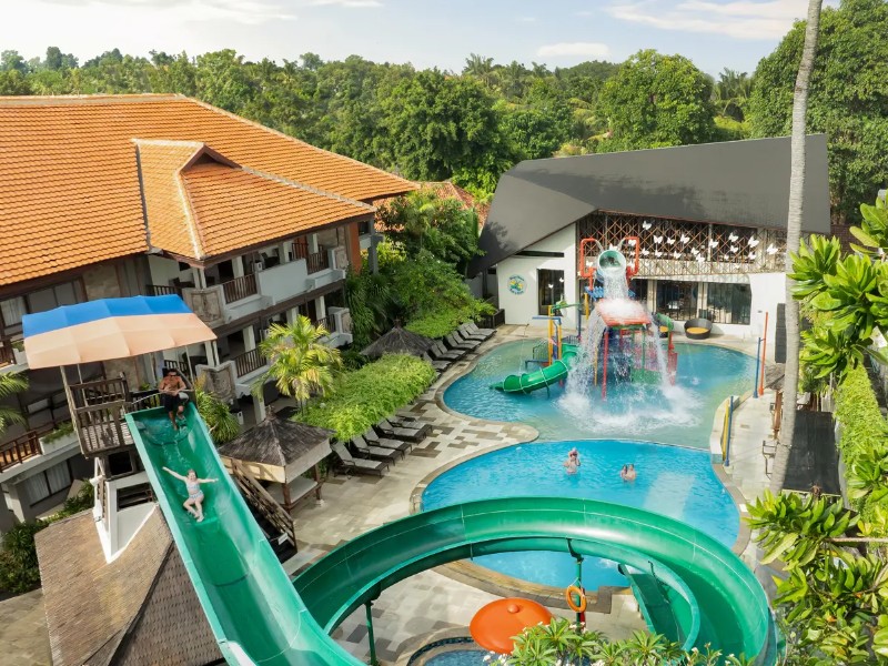 Hotel zwembad en splashzone