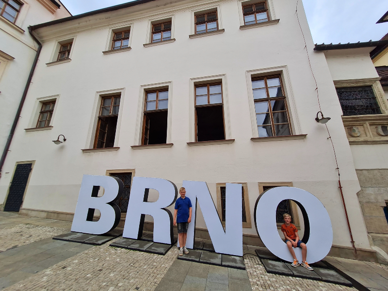 Brno is de tweede stad van Tsjechië, en leuk om te ontdekken tijdens een vakantie met kinderen. Lees hier wat je er allemaal kunt beleven met de kids!