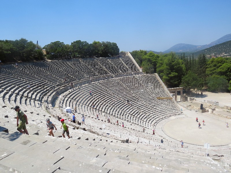 Het enorme amphitheater van Epidaurus