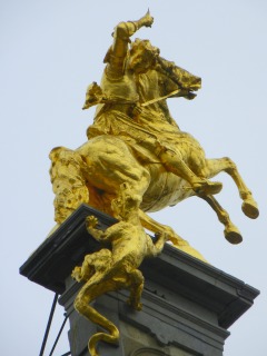 Gouden beeld in Antwerpen