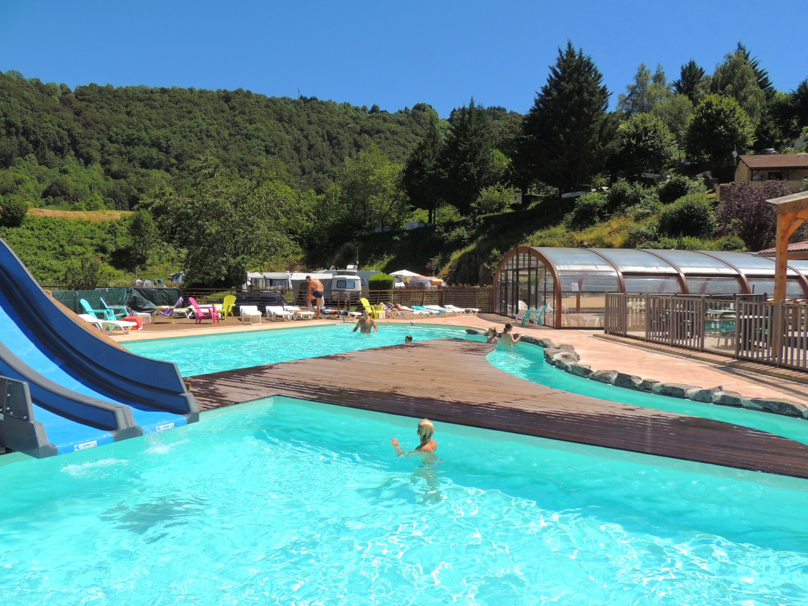 Glijbanen bij zwembad camping la pommeraie