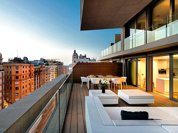 Balkon bij de appartementen Gran Via Capital
