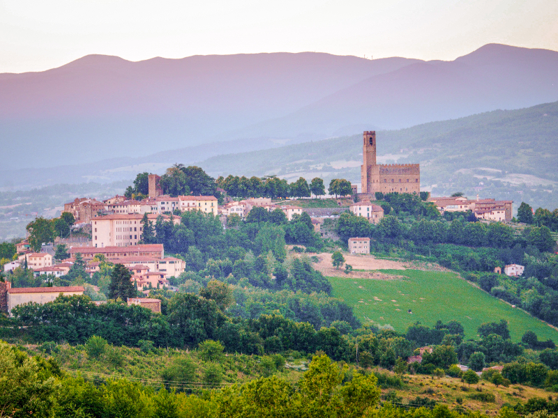 Arezzo op een heuvel in Toscane