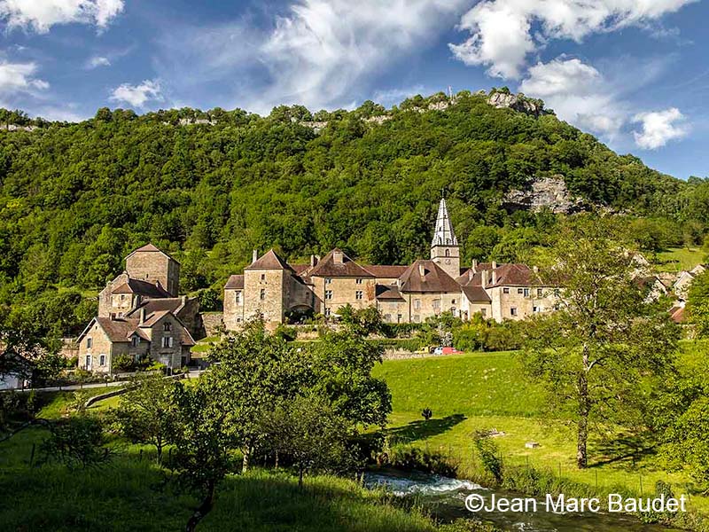 Klooster 'The Abbaye of Baume les Messieurs'. Foto van Jean Marc Baudet