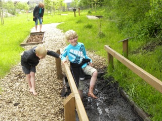 Leuk: het Blote Voeten Park