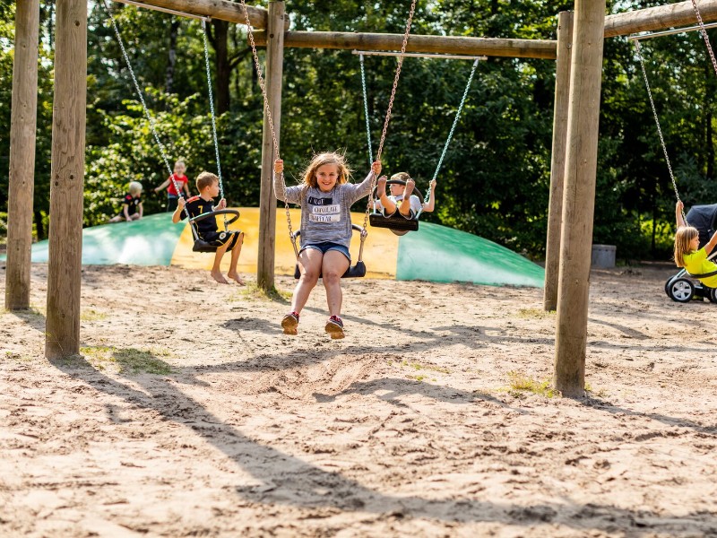 schommelen op de camping