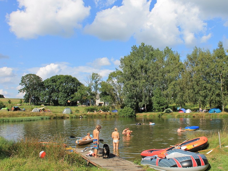 Kleine camping met zwemmeertje in de Ardennen