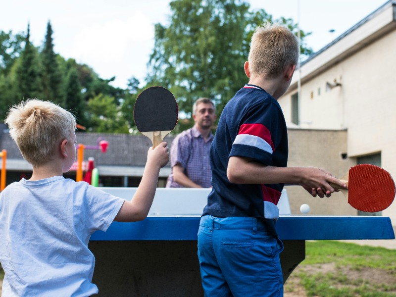 tafeltennissen op de camping