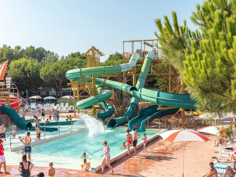 glijbanen op de camping