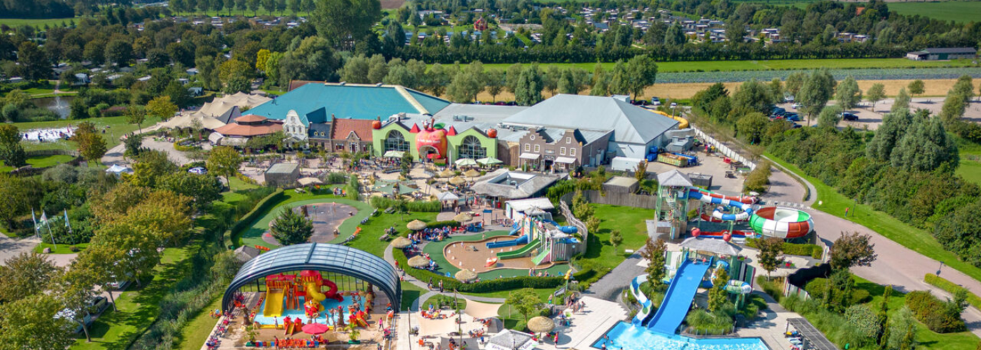 Uitzicht over Capfun de Bongerd met indoor speelparadijs