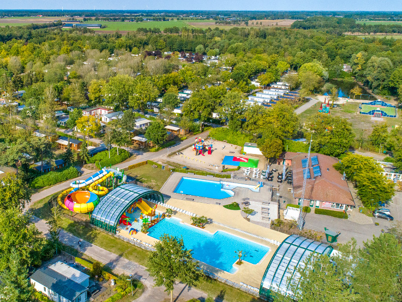 De waterglijbanen van Capfun Rakelbos