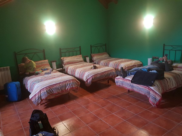 relaxen in de 4 persoons-slaapkamer van Casa Bellera