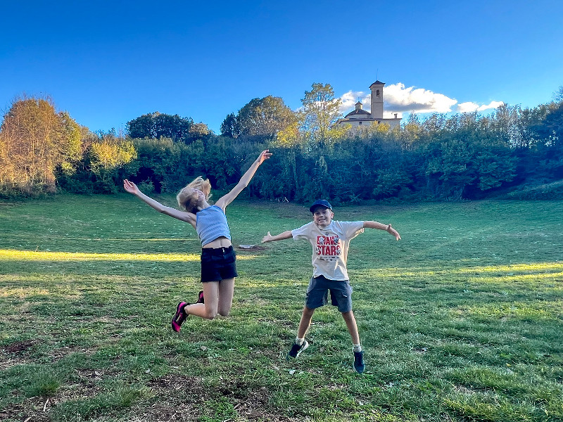 Ontdek La Garrotxa met kinderen: vulkanen, natuur en avontuur voor gezinnen in Catalonië. Met wandelroutes, fietspaden en ballonvaart boven eeuwenoude kraters.