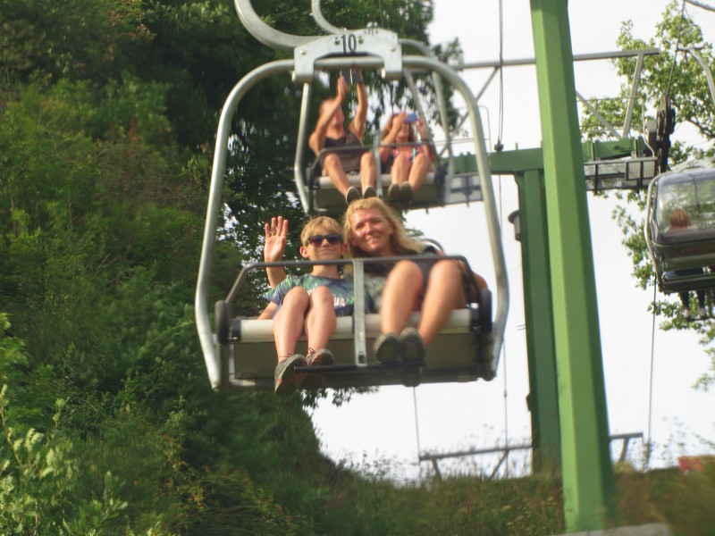 Sabine en Tycho in de stoeltjeslift in Cochem