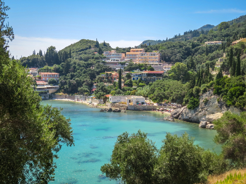 Paleokastritsa op Corfu, in Griekenland