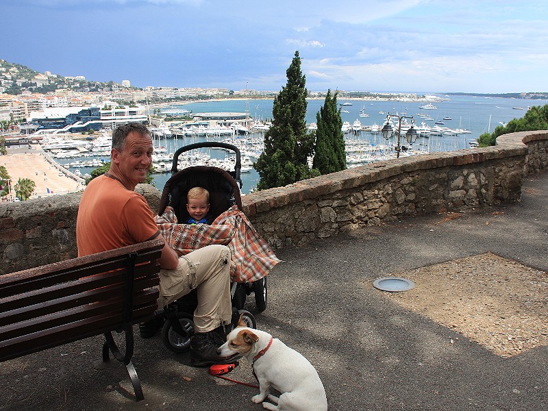 Op de heuvel in Cannes voor een mooi uitzicht