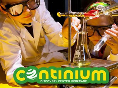 Proefjes doen bij het Discovery Museum