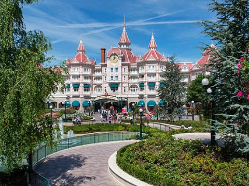 Disneyland Hotel
