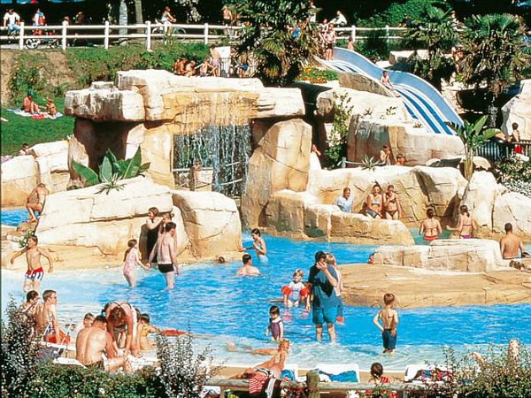 Het waterpark bij Domaine des Ormes