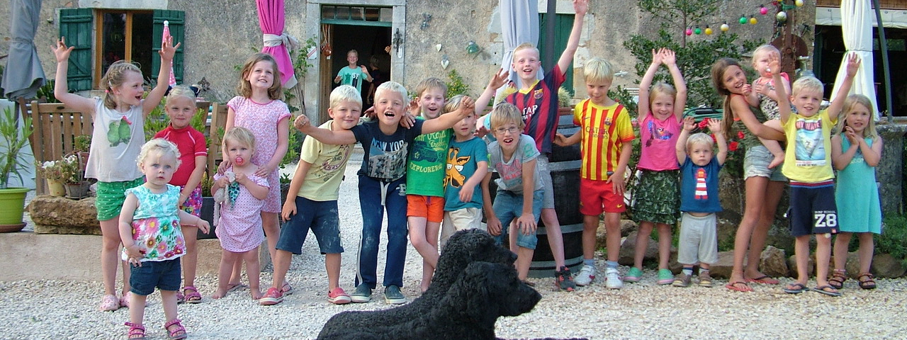 Het kleinschalige Domain le Bost staat garant voor een heerlijke gezinsvakantie met veel vriendjes voor de kinderen.