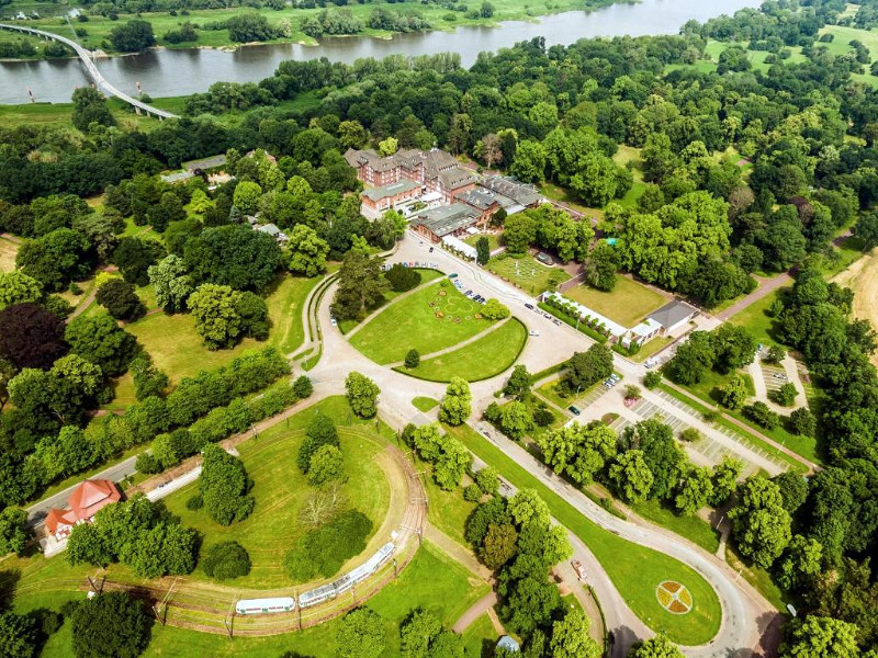 Dorint hotel Maagdenburg in mooi park