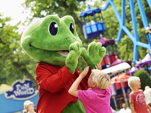 Rick de Kikker met de kids in Duinrell