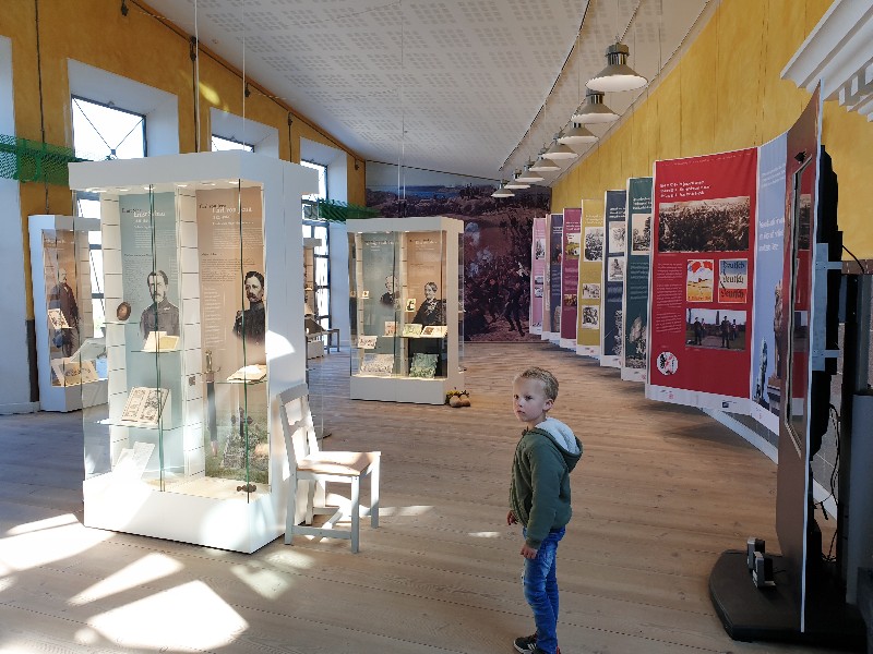 Bij Historisch Centrum Dybbøl Banke leer je over de strijd tussen Denemarken en Duitsland in de 19de eeuw. Kinderen ervaren hoe het was om als soldaat te leven