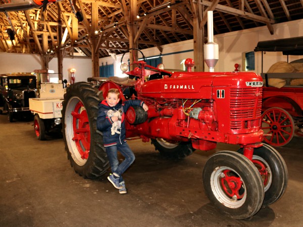 Wauw, gave tractor in het oldtimermuseum