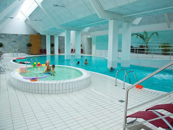 Zwembad met peuterbad bij Enjoy Resorts Rømø