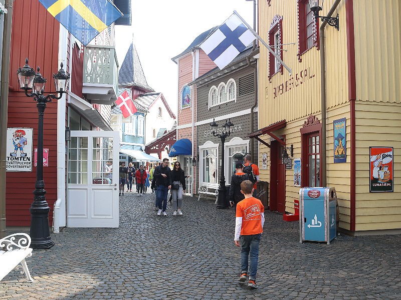 Wandelen door de knusse straatjes in Scandinavië