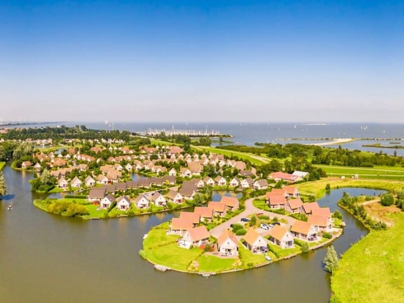De huizen bij Europarcs IJsselmeer liggen allemaal aan het water!