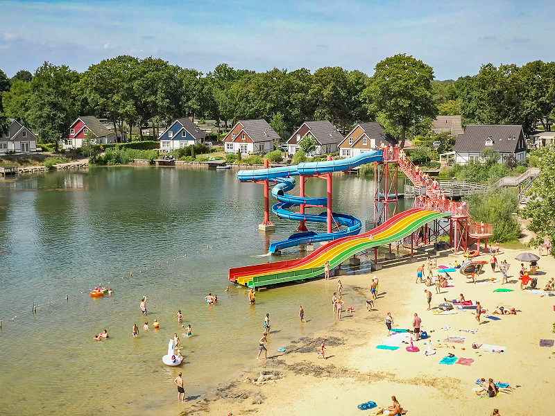 Het zwemmeer bij EuroParcs resort Limburg