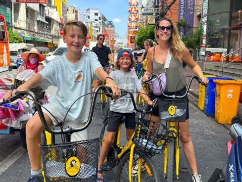 Fietsen in Bangkok bij Riksja