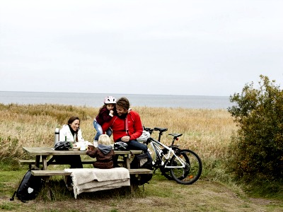 Even pauze tijdens een prachtige fietstocht in Denemarken