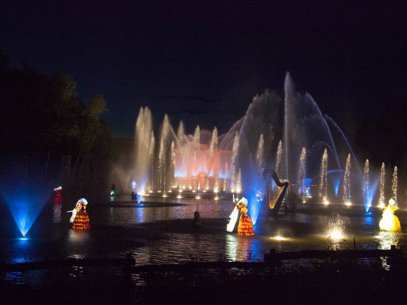 De prachtige fontein en lichtshow