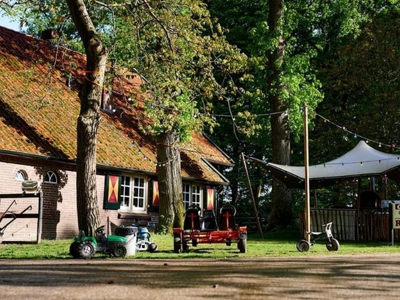 Karakteristieke camping in de natuur camping Jena.
