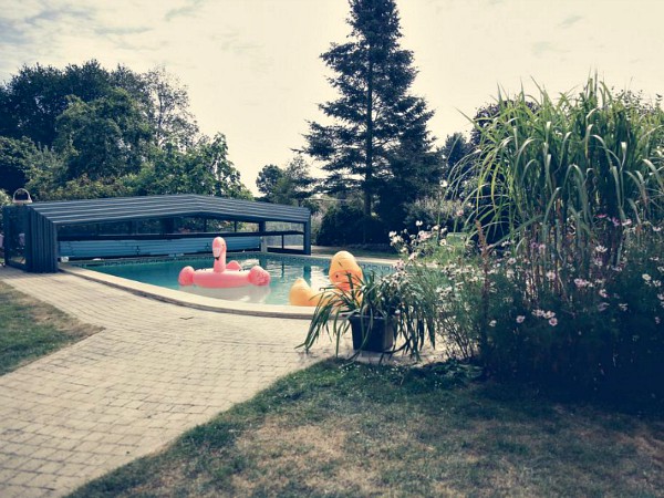 Zwembad in de tuin bij de gite