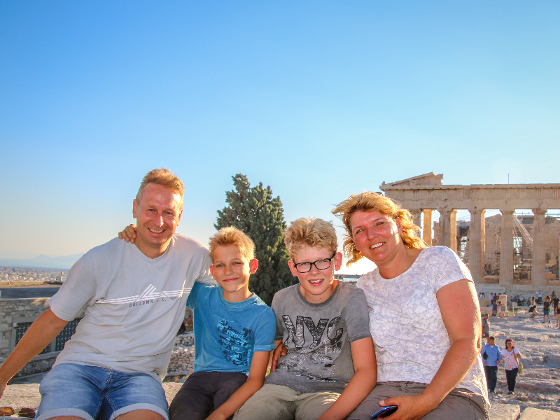 Het hele gezin in Athene