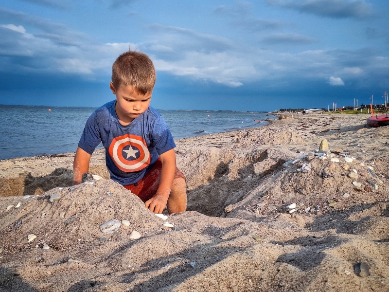 First Camp Hasmark Strand is een leuke camping in Vikingstijl. Het ligt bij een kindvriendelijk, breed zandstrand in het Noorden van het eiland Funen