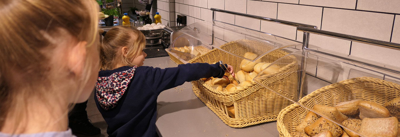 Ontbijtbuffet van het a&o hostel in Hamburg