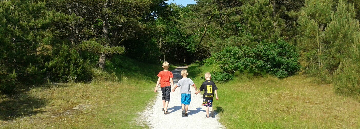 Kids aan de wandel in Noord Hollands duingebied