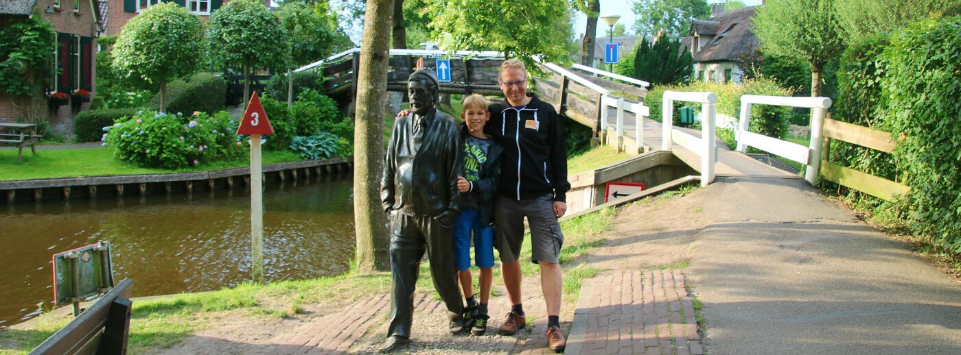 Patrick en Tycho zijn Giethoorn aan het ontdekken