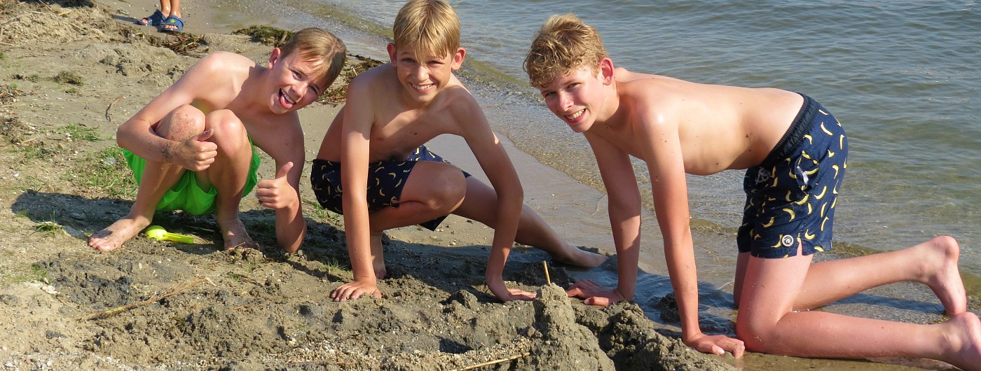 Zandkastelen bouwen bij het Veluwemeer